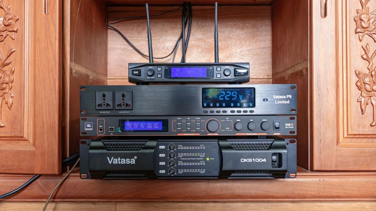 Bộ thiết bị của Dàn karaoke Bose TT452: (Bose ShowTime SK12, Vatasa T10, JBL VX9, Vatasa DKS1004 New, Vatasa P9 Limited)