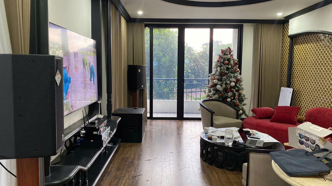 Dàn Karaoke DT TT359 thiết kế sang trọng và hiện đại phù hợp với phòng khách