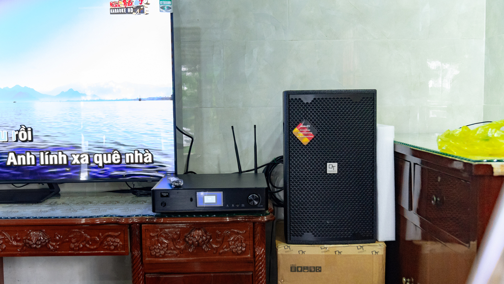 Loa karaoke và amply số của Dàn karaoke DT TT380