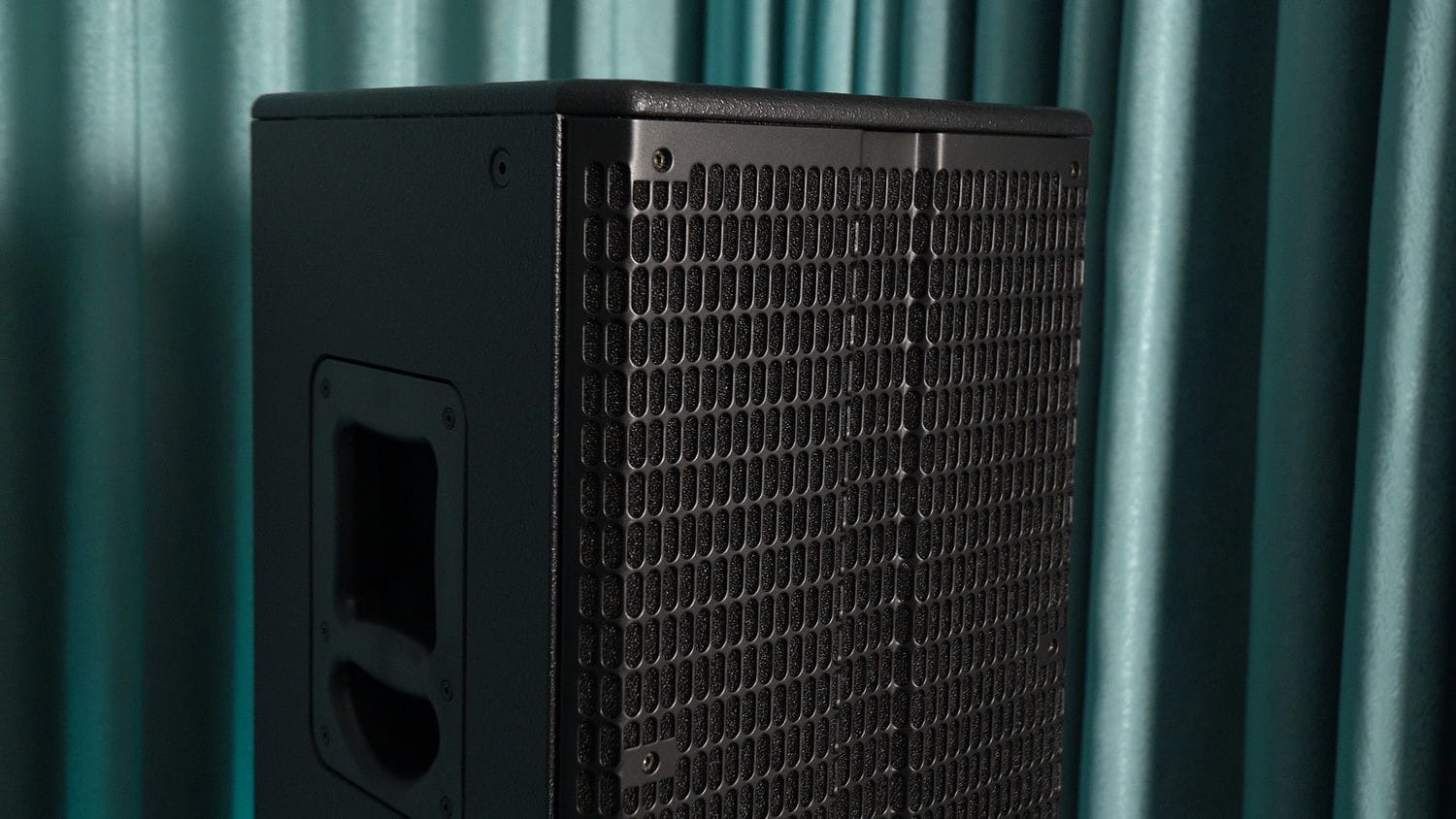 Ảnh sản phẩm Dàn Karaoke HK TT307: (HK Audio Linear 5 112F, Vatasa T10, Vatasa V8Pro, DT Lion4700, DT Alpha118, Vatasa P9 Luxury) 3