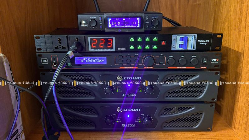 Bộ xử lý tín hiệu âm thanh của Dàn karaoke JBL TT437: (JBL KP6012, JBL VM300, JBL VX9, 2 Crown XLI2500, JBL PRX418S, Vatasa P9 Luxury)