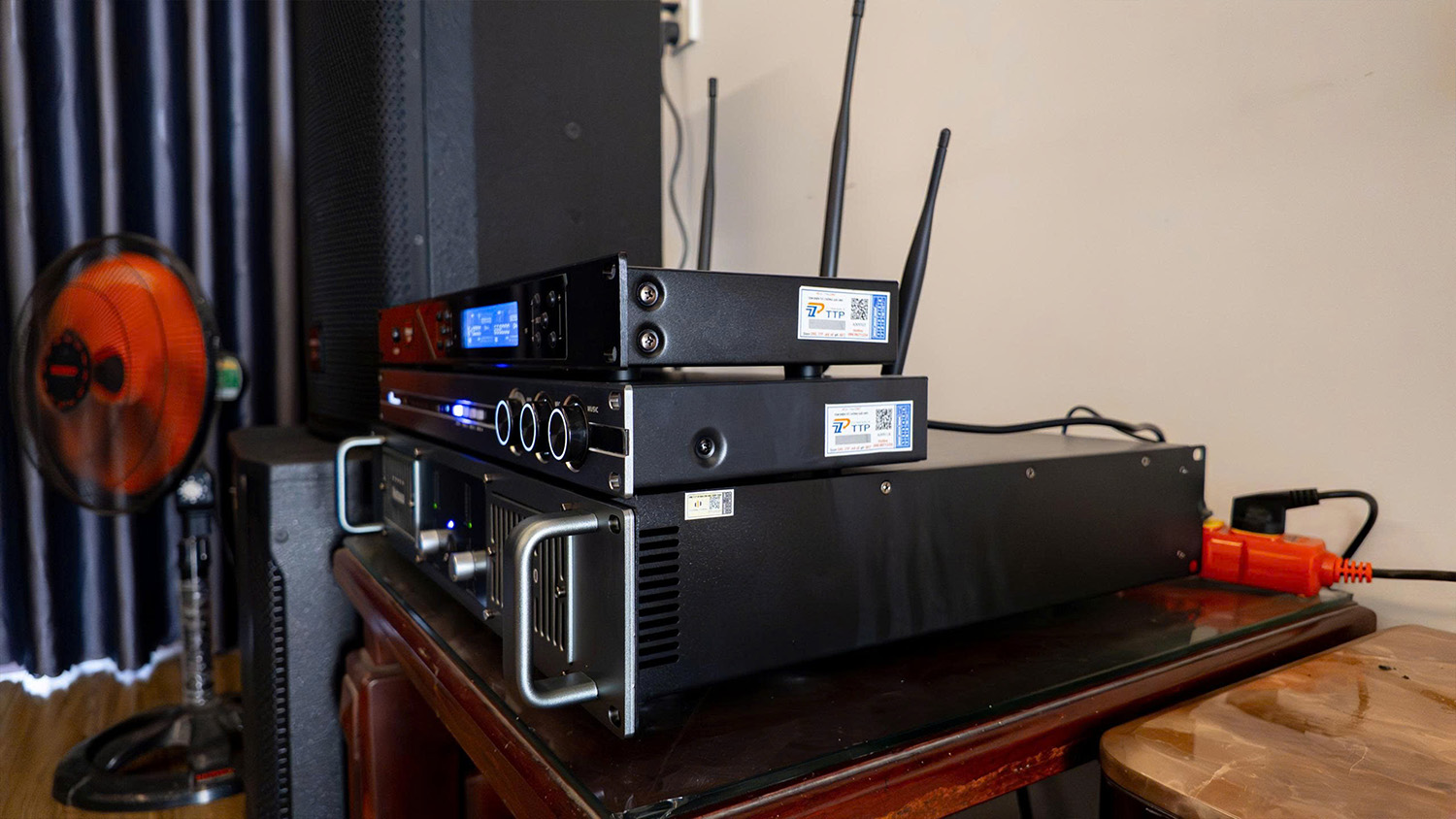 Tem chính hãng của Dàn karaoke Paramax TT327
