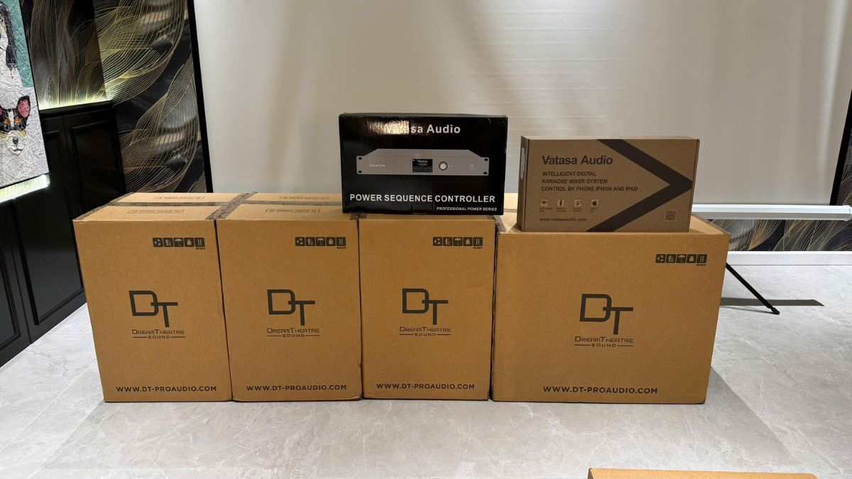 thùng thiết bị của Dàn karaoke DT TT475: (2 DT Alpha12, Vatasa T900 New, Vatasa V8 Pro, DT Lion206, DT Lion406, DT Delta118, Vatasa PW8, VietK 4K Plus 4TB, VietK 22inch)