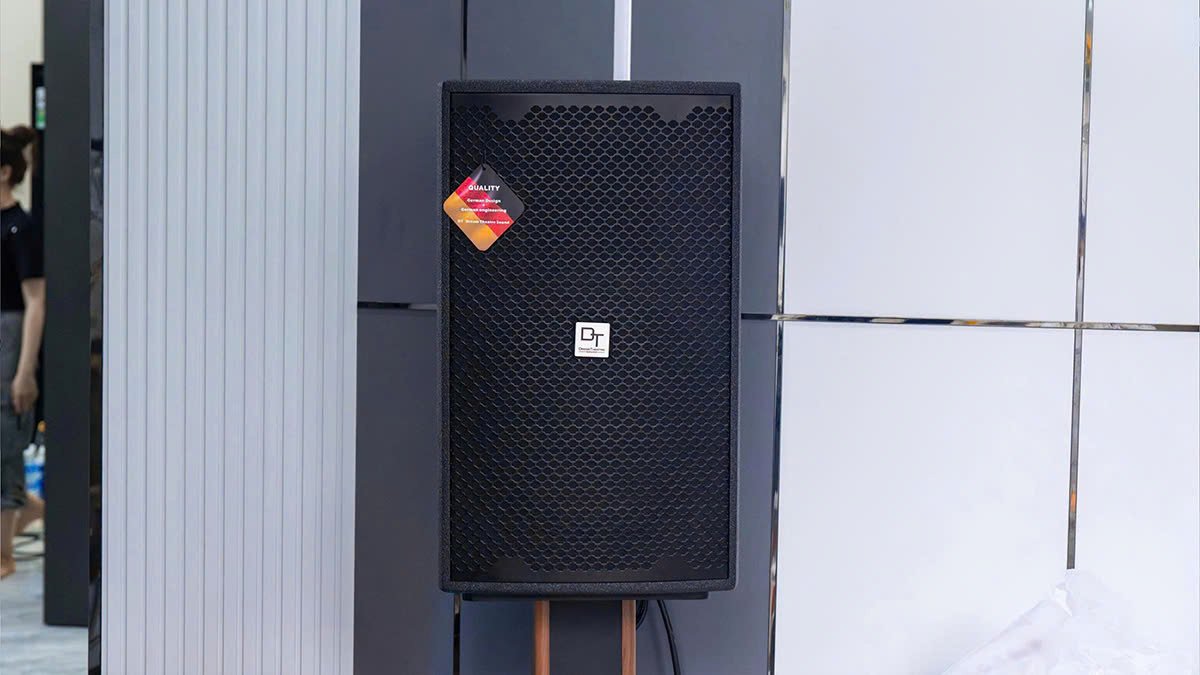 trường thành audio lắp đặt Dàn karaoke DT TT208: (DT D2000, Vatasa Bla600 New 2