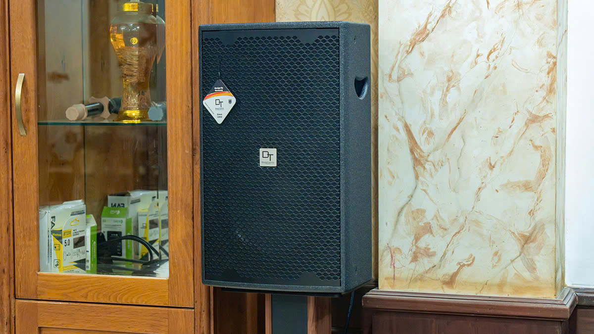 Loa DT D2000 của Dàn Karaoke DT TT417: (DT D2000, Vatasa T500, Vatasa V8Pro, Vatasa VA-4600, DT Delta115, P9 Limited)