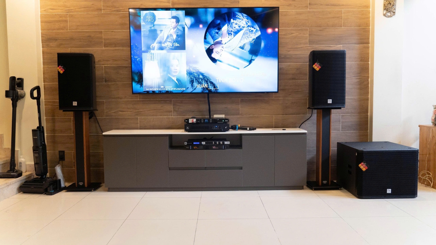 Loa sub DT Delta-115AT lắp đặt vào dàn karaoke gia đình