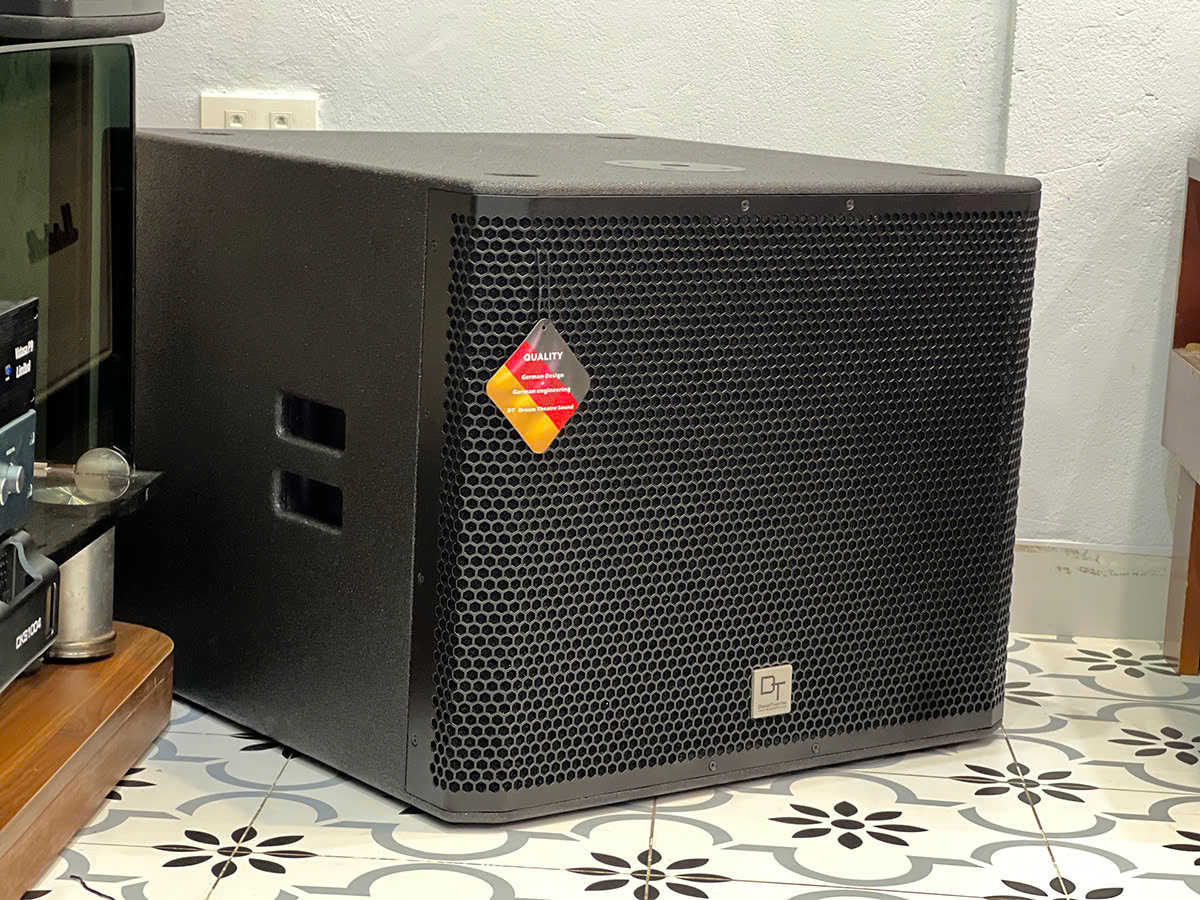 Loa sub DT Delta115 của dàn karaoke JBL TT469