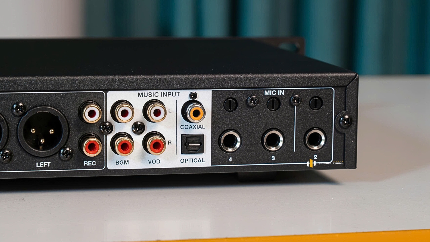 Cổng kết nối Vang số JBL VX9