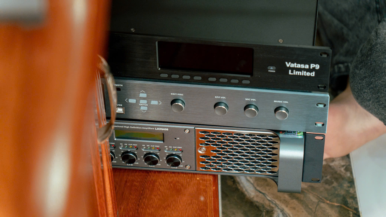 Ảnh sản phẩm Dàn Karaoke DT TT398: (DT Alpha 12, Vatasa T10, Vatasa V8 Pro, DT Lion408, DT Delta118, Vatasa P9 Limited) 23