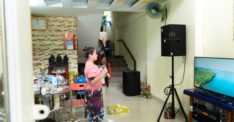 Dàn Karaoke CAVS TT409 được lắp đặt tại phòng khách