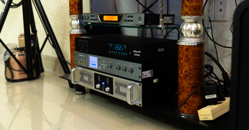 Micro vang số cục đẩy và quản lý nguồn của Dàn Karaoke CAVS TT409