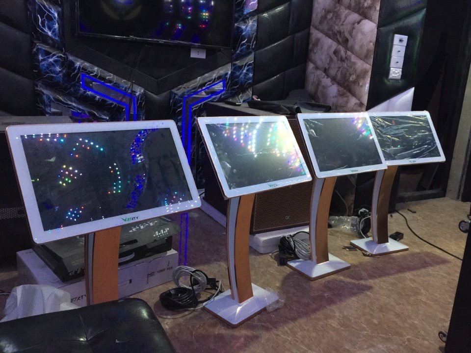 Hình ảnh lắp đặt hệ thống âm thanh quán cafe karaoke RuByKTV tại Yên Dũng , Bắc Giang
