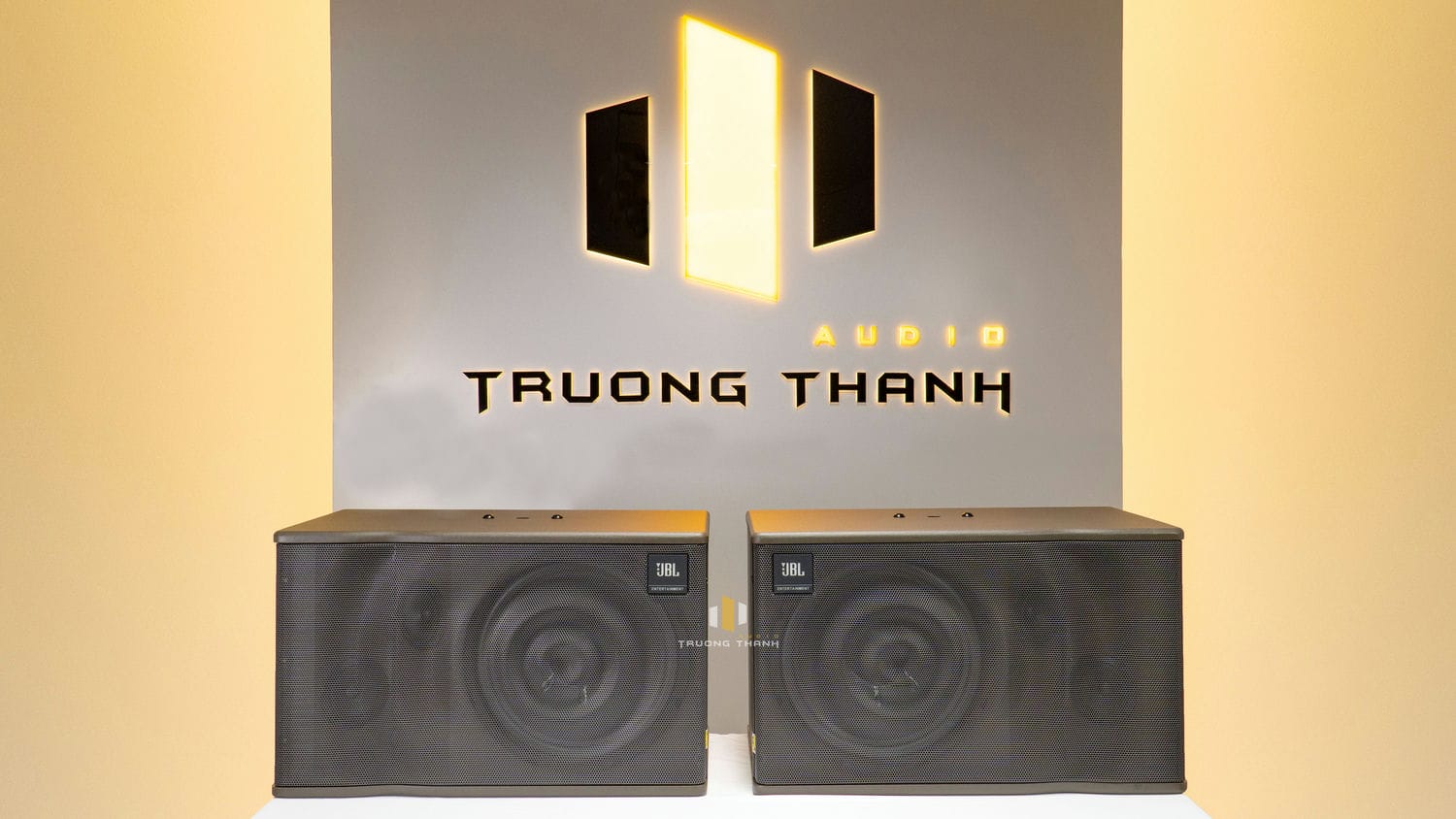 Ảnh sản phẩm Loa JBL MK 12 (bass 30cm, 3 loa 2 đường) 1