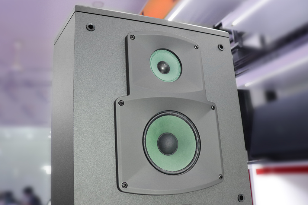 Loa Paramax F-2000 New