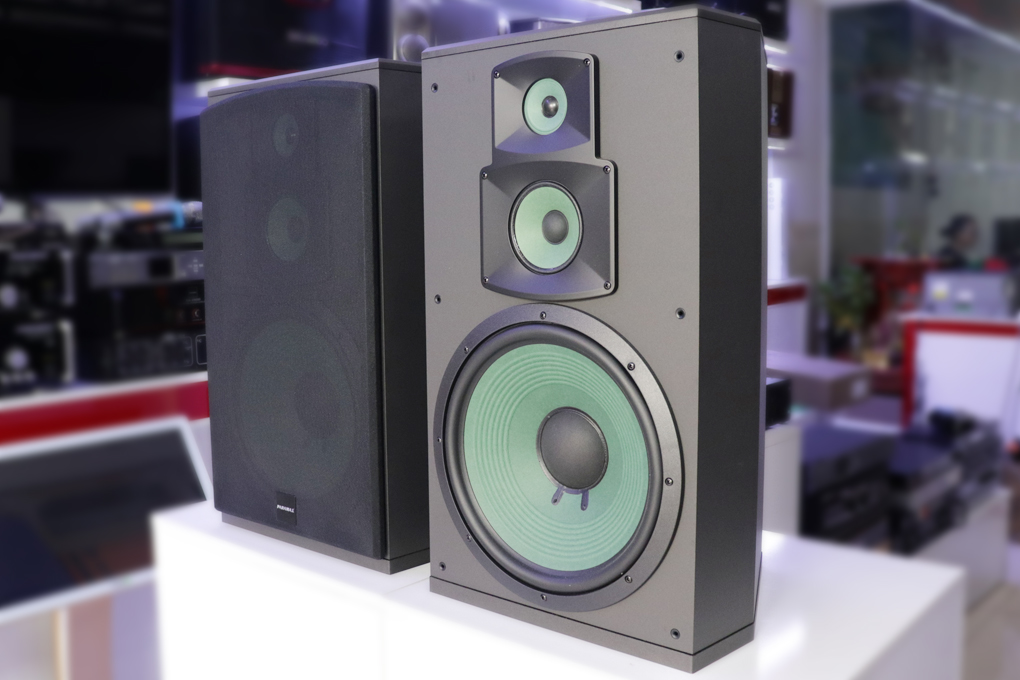 Loa Paramax F1050