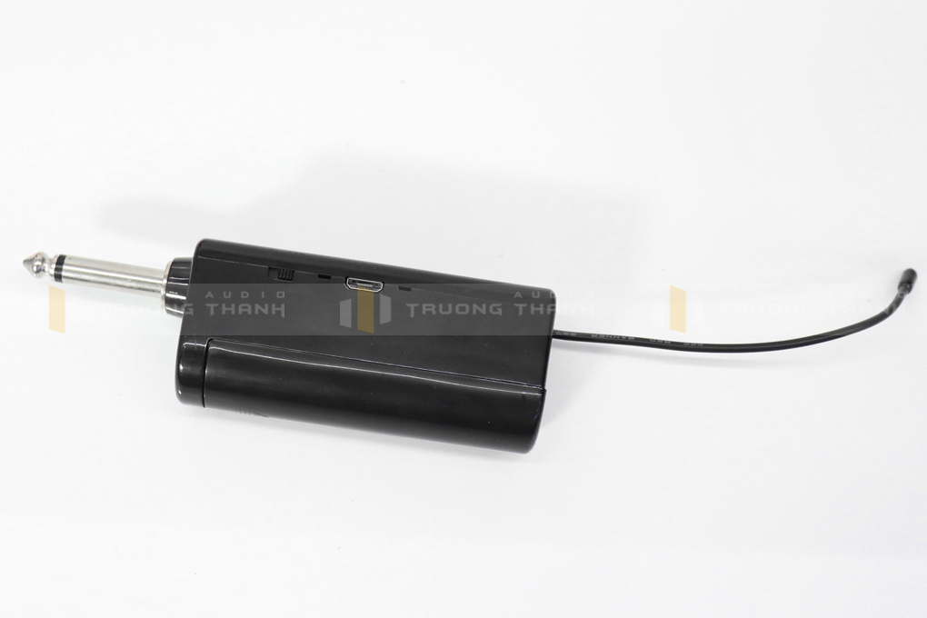 Micro Kiwi A1 jack cắm