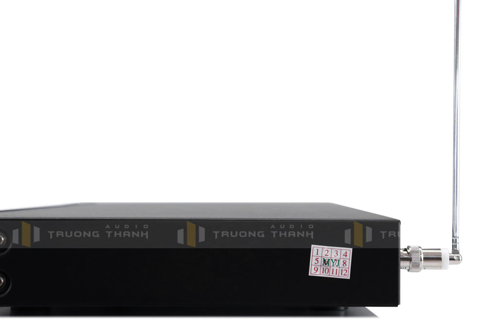 Micro Shure U930 mặt bên tem
