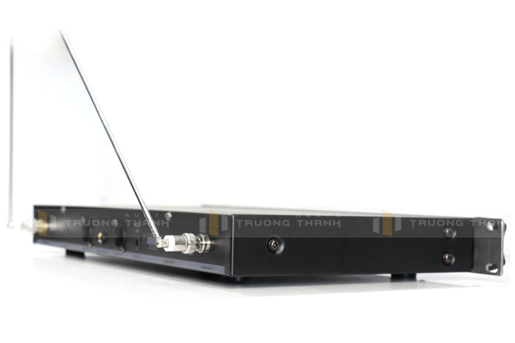 Micro Shure U930 mặt sau