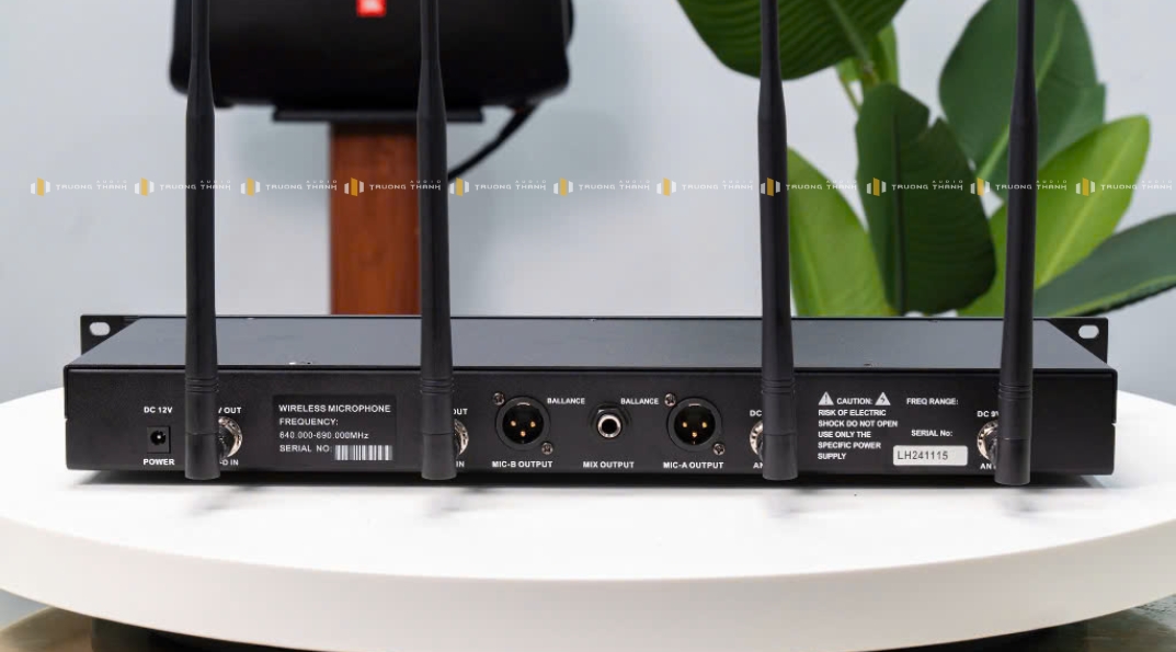 Mặt sau đầu thu của Micro TIT M9000