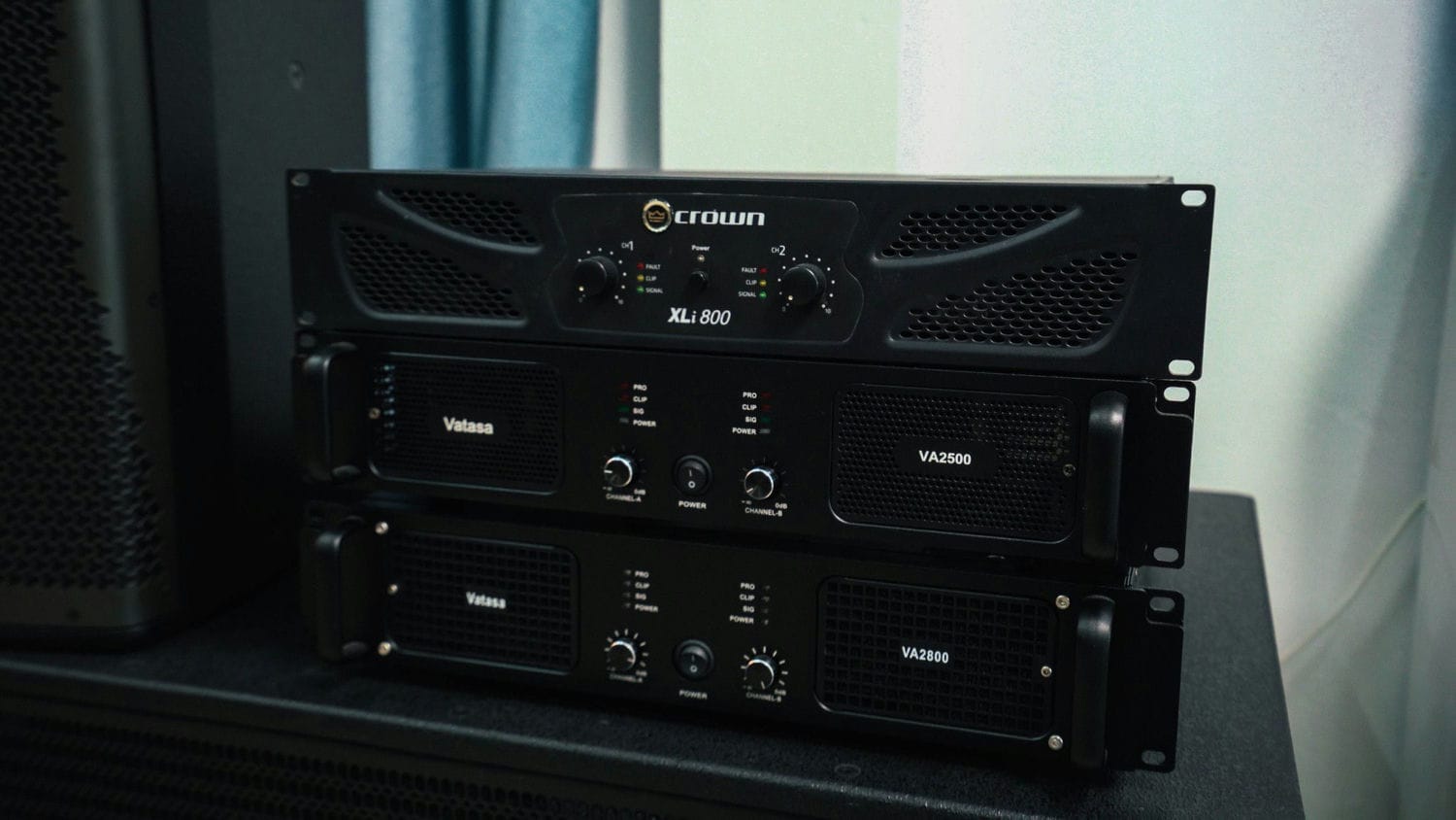 Ảnh sản phẩm Cục Đẩy Công Suất Vatasa VA-2800, 2 Kênh 22
