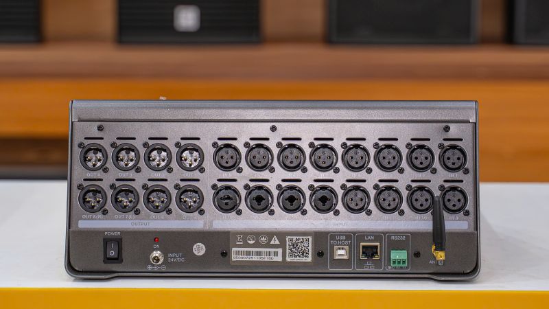 Mặt dưới của Mixer Vatasa VDM16 Plus