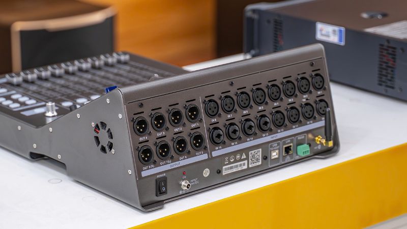 Mặt trái của Mixer Vatasa VDM16 Plus