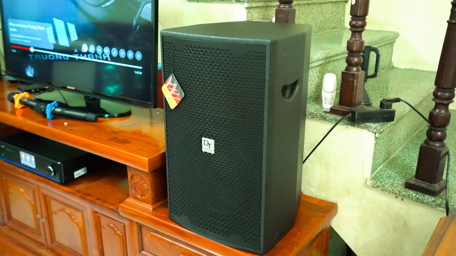 Khách hàng Nguyễn Tuấn Tú đánh giá về sản phẩm Dàn karaoke DT TT248: (DT D2000, Vatasa T500, Vatasa V6 Pro, Vatasa VA-2600)