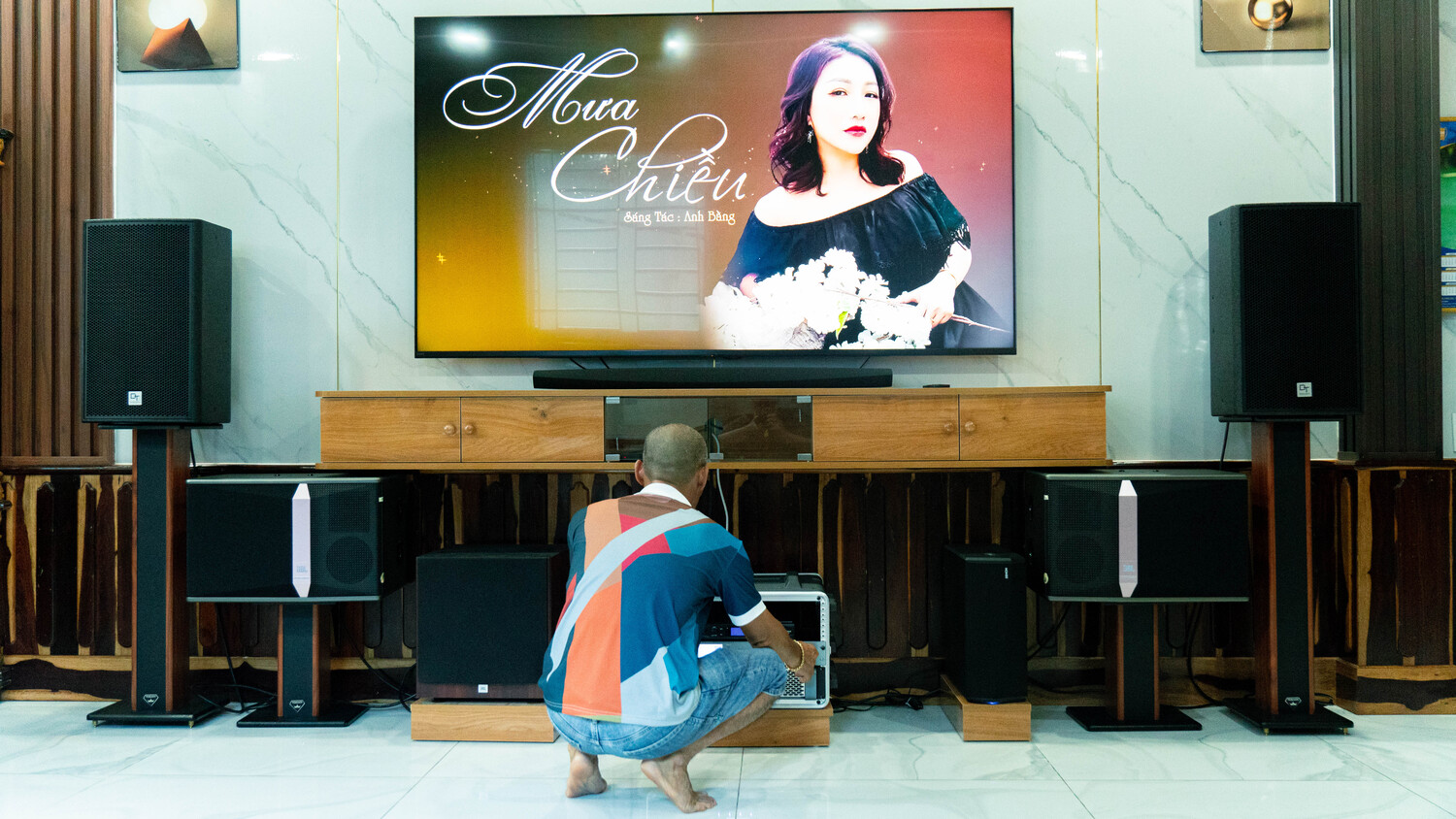 Khách hàng Văn Quyết đánh giá về sản phẩm Dàn Karaoke JBL TT303: (JBL KI510, JBL VM200, Vatasa V8Pro, DT Lion406, Polk Audio HTS12)