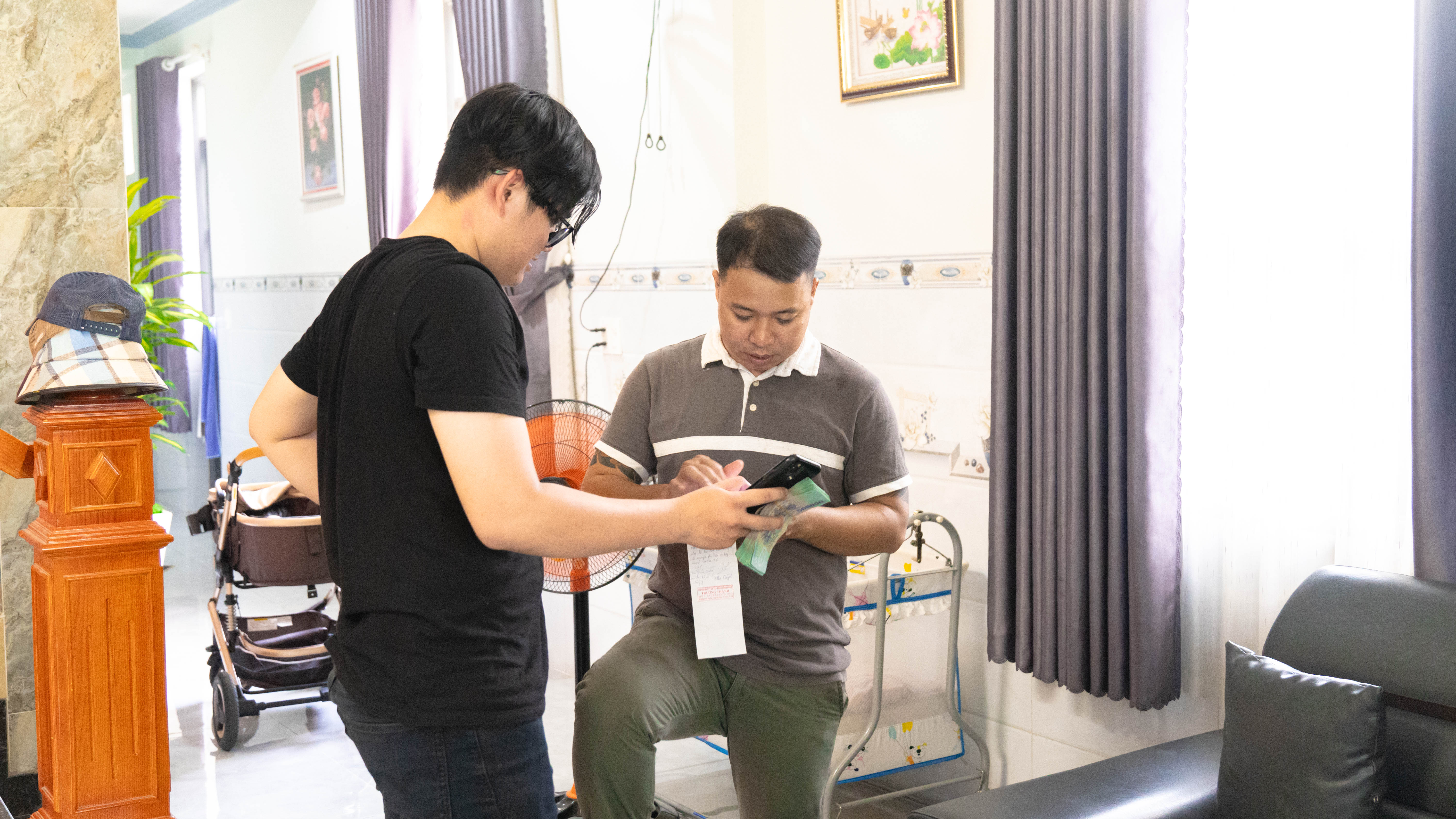 Khách hàng Thọ đánh giá về sản phẩm Dàn Karaoke Paramax TT258: ( Paramax Euro8Limited, Vatasa HC600 )