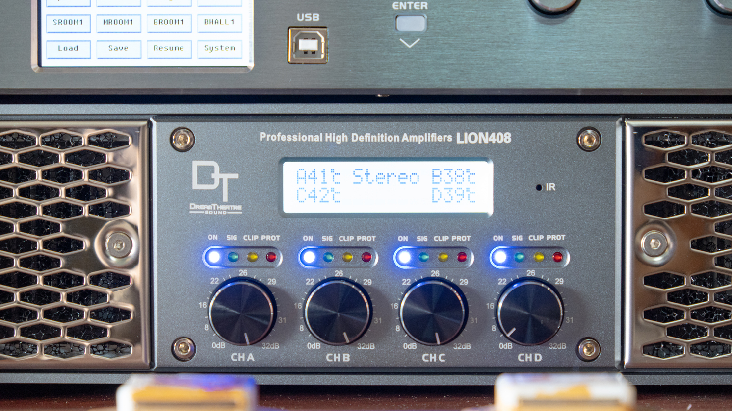 Khách hàng Đức Trí đánh giá về sản phẩm Cục đẩy công suất 4 kênh DT Lion408