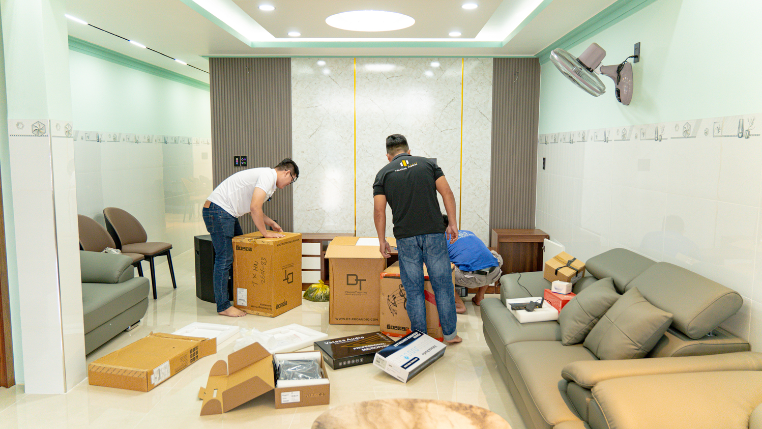 Khách hàng Thành Đạt đánh giá về sản phẩm Dàn Karaoke Paramax TT222: (Paramax F-2500, Vatasa T500, Vatasa KX8 Luxury, Vatasa VA-2600)