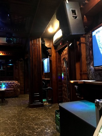 Khách hàng Hoàng Dương đánh giá về sn phẩm Dàn Karaoke Hội Trường Sân Khấu DT TT291: ( DT SIRIUS2A, DT SIRIUSWA, DT Beta15M,Vatasa SKM9000, DT Lion408, Allen & Heath SQ6, Vatasa P9Luxury, Vatasa SKM9000,Allen & Heath DT168)