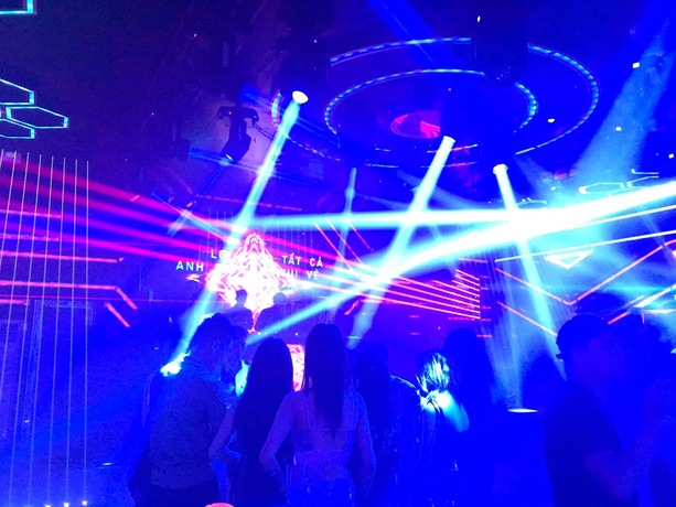 Khách hàng Khánh Phong đánh giá về sn phẩm Dàn Karaoke Hội Trường Sân Khấu DT TT291: ( DT SIRIUS2A, DT SIRIUSWA, DT Beta15M,Vatasa SKM9000, DT Lion408, Allen & Heath SQ6, Vatasa P9Luxury, Vatasa SKM9000,Allen & Heath DT168)
