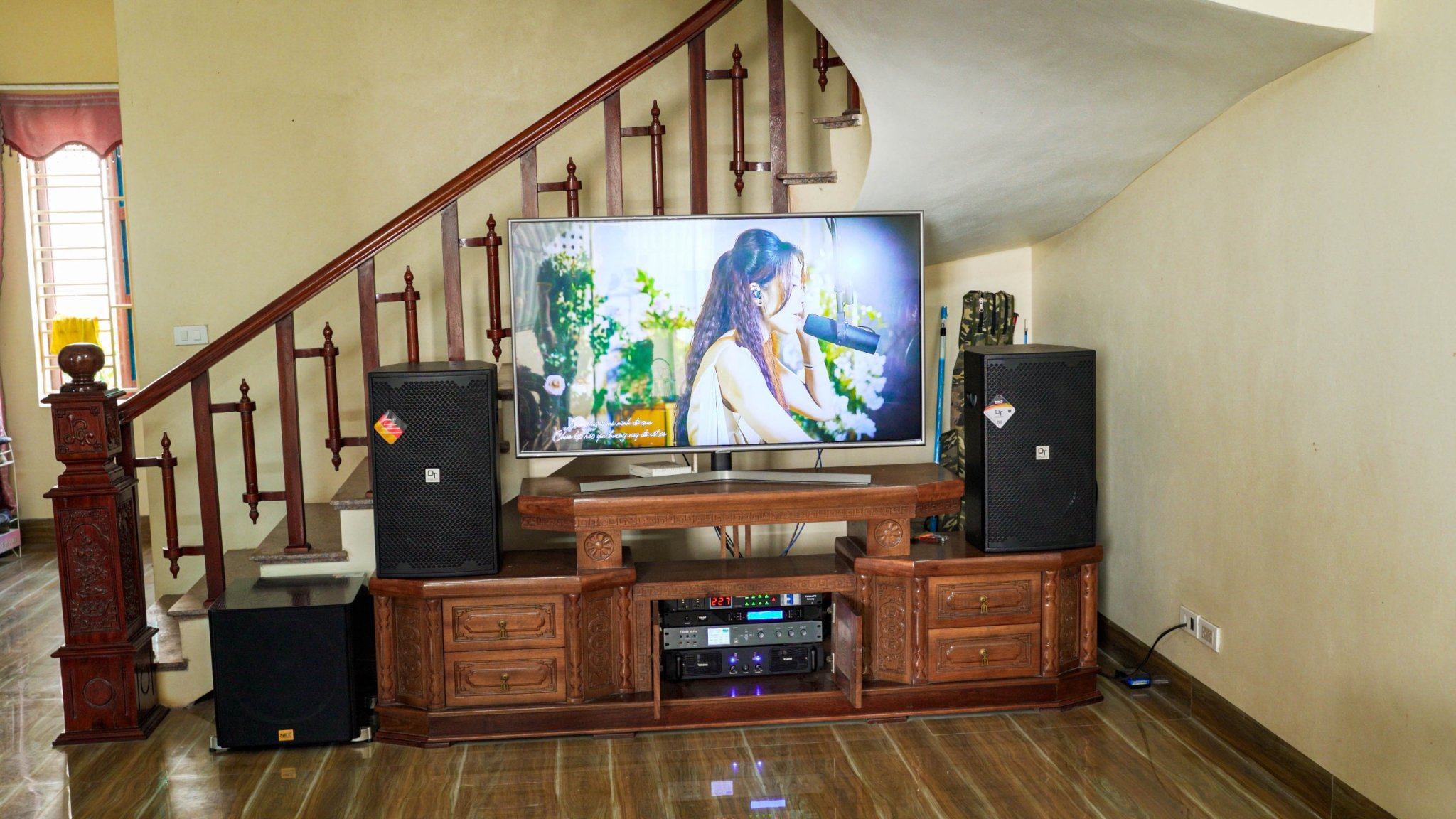 Khách hàng Quang đánh giá về sn phẩm Loa Karaoke DT D2000 (full bass 30cm, 2 đường tiếng)