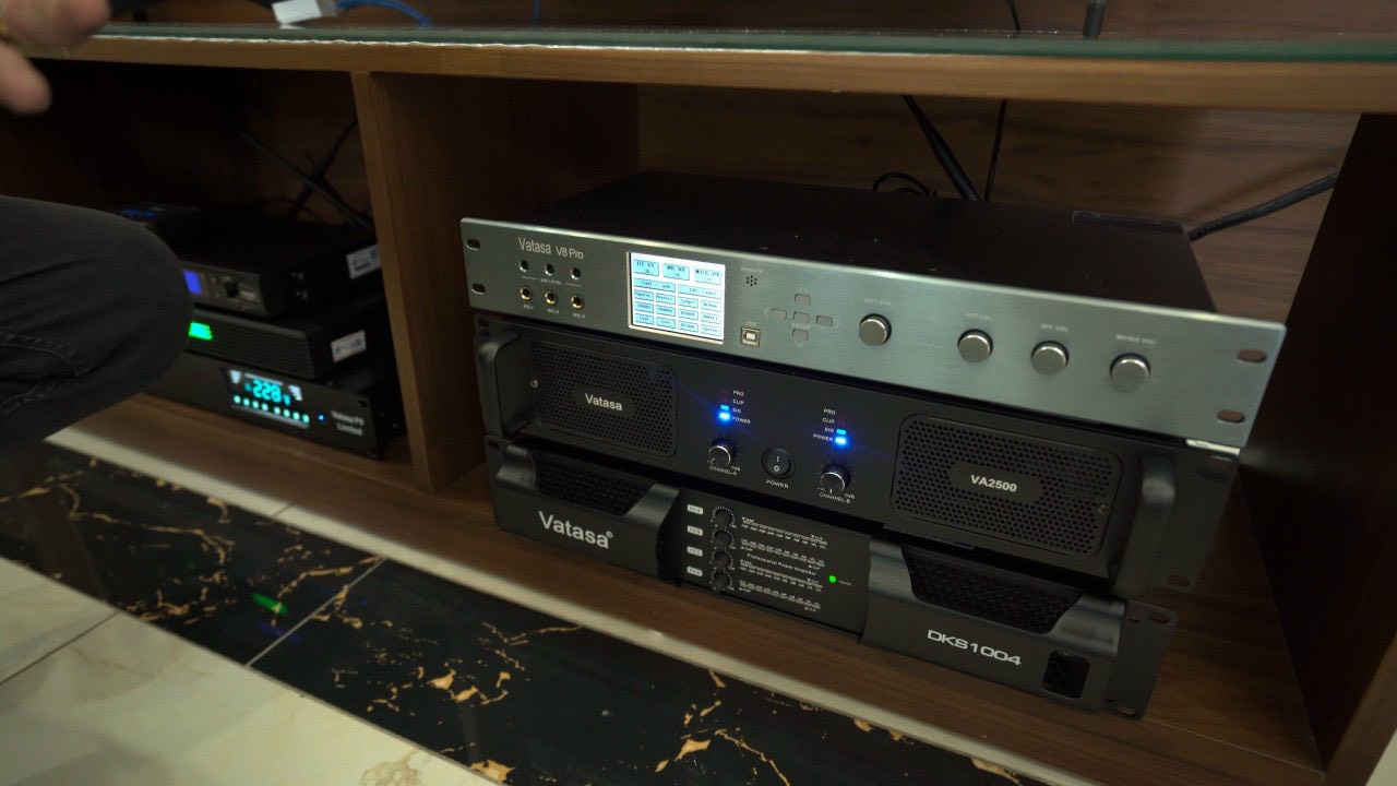 Khách hàng Quang Hùng đánh giá về sản phẩm Dàn Karaoke DT TT318: (DT Alpha 12, Vatasa T900 New, Vatasa V8Pro, Vatasa DKS1004 New, DT Delta115, Vatasa P9 Limited)