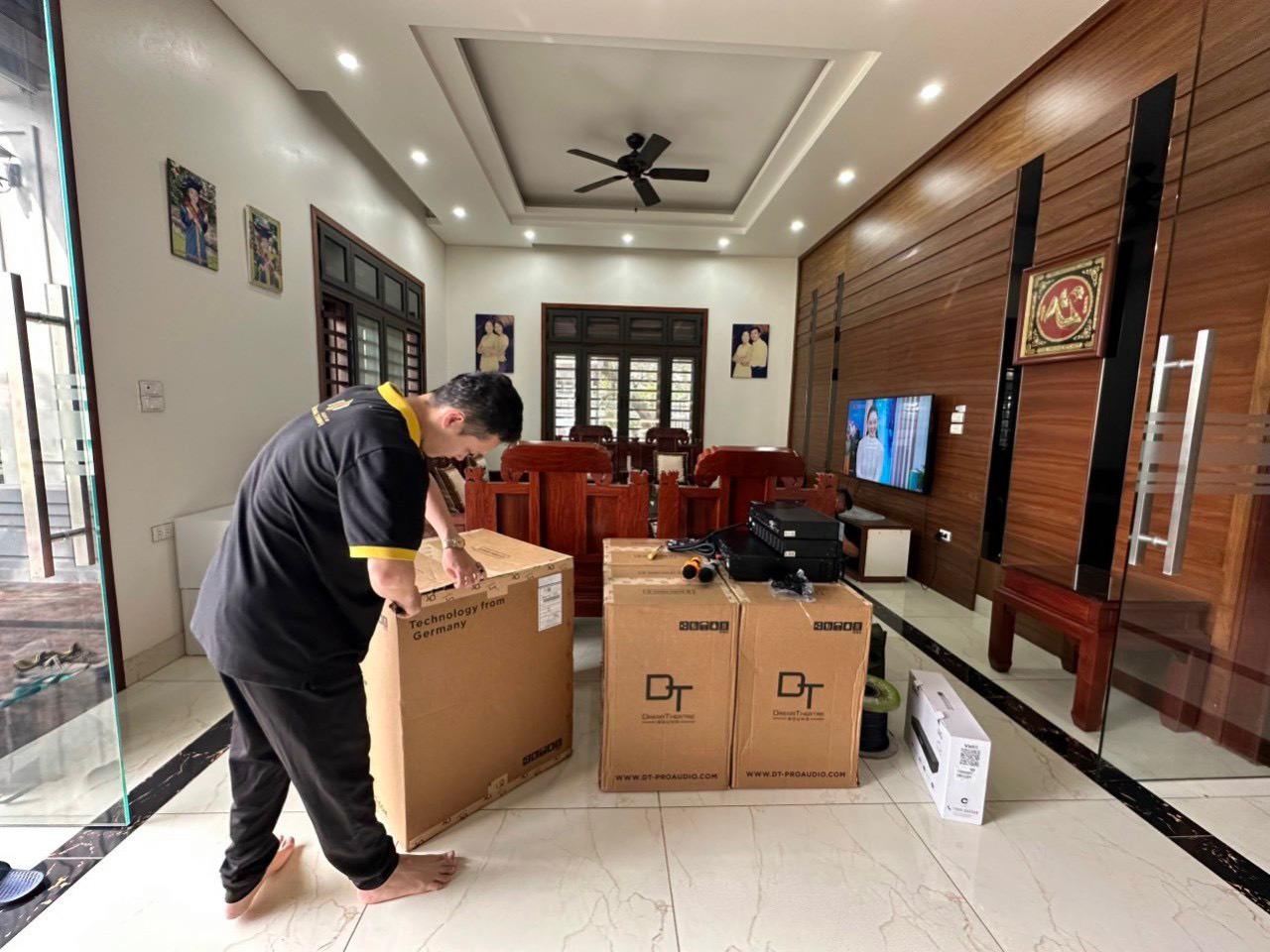 Khách hàng Cao Cường đánh giá về sn phẩm Dàn Karaoke Biệt Thự Vip DT TT357: (3 DT Alpha 12, Vatasa T900 New, Vatasa V8 Pro, 2 Vatasa DKS1004 NEW, DT Sigma218, Vatasa P9 Luxury, VietK 4TB, VietK 22 inch)