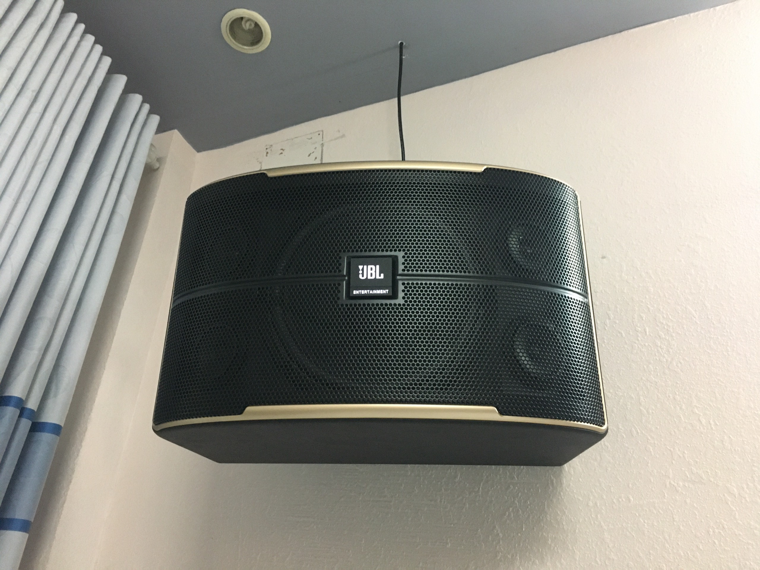 Khách hàng Nguyễn Hải đánh giá về sản phẩm Loa JBL Pasion 12