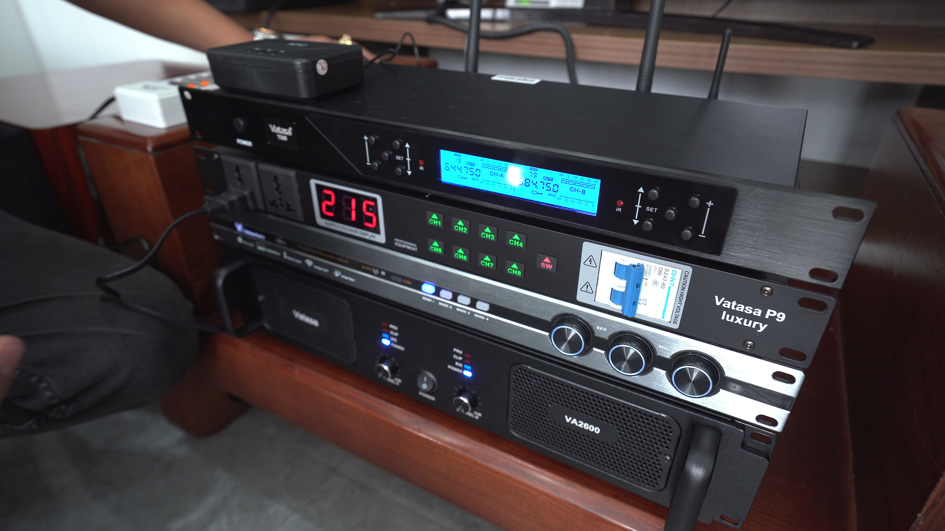 Khách hàng Gia Luân đánh giá về sn phẩm Quản lý Nguồn điện Vatasa P9 Luxury