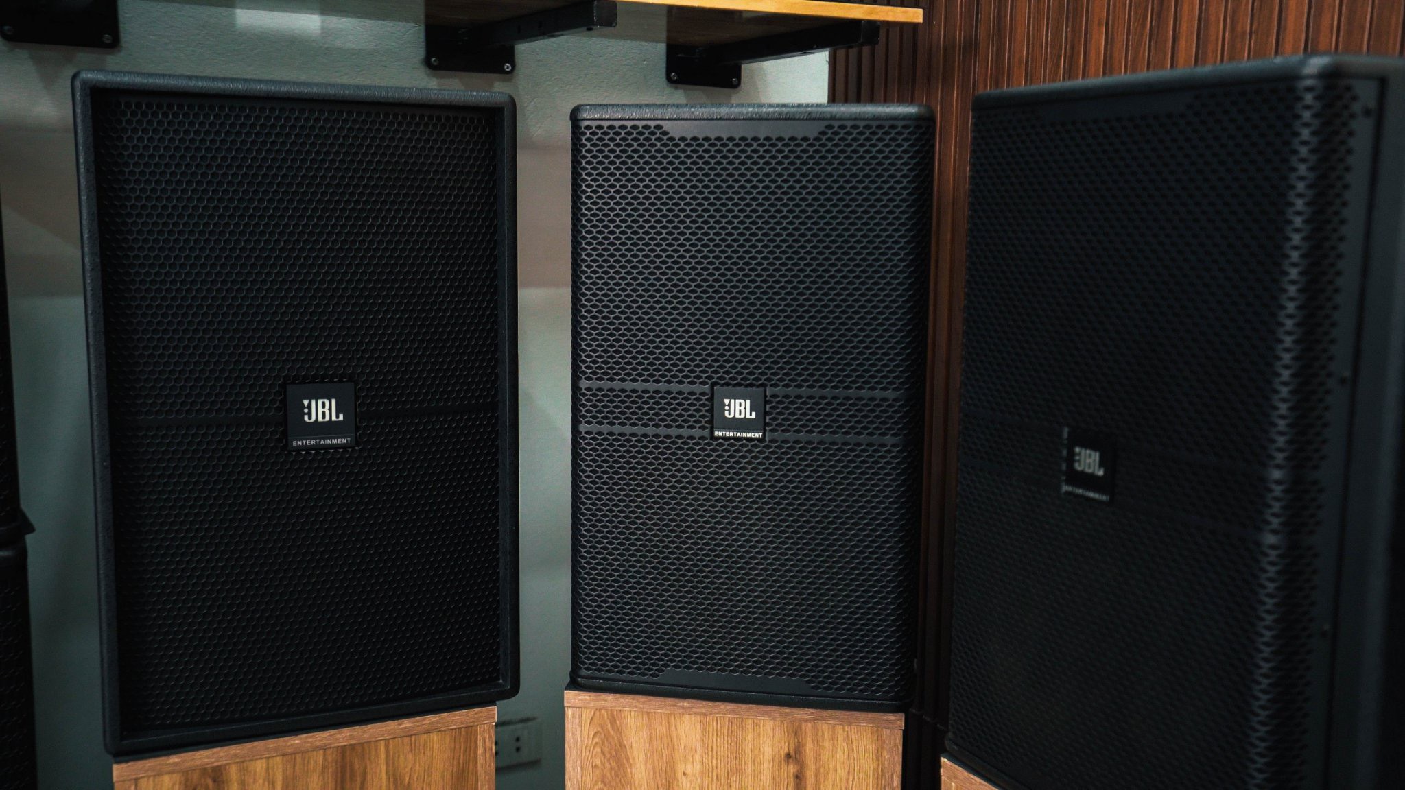 Khách hàng Nhật Hào đánh giá về sản phẩm Loa Karaoke JBL KP 4012 (full bass 30cm, 2 loa 2 đường)