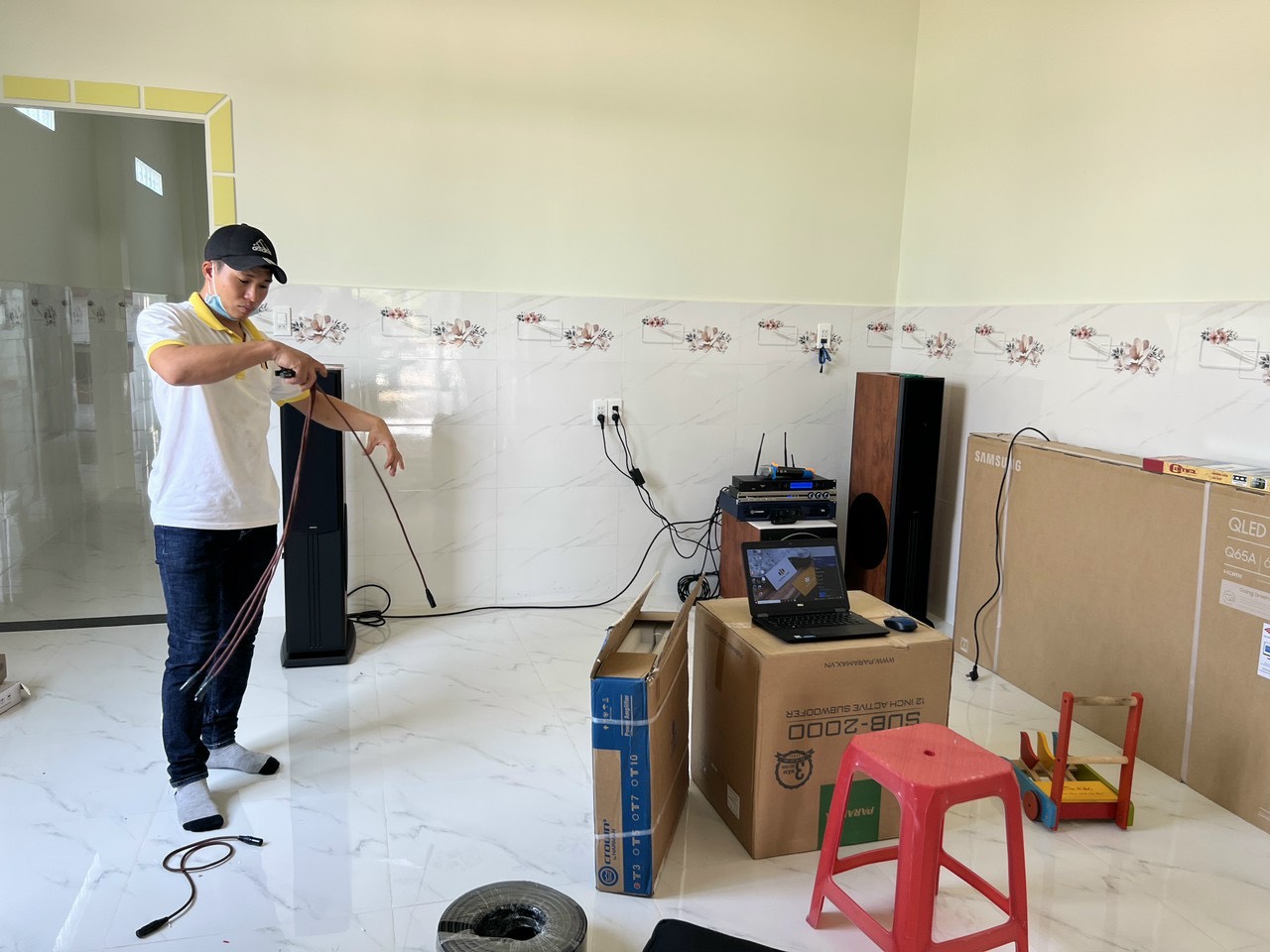 Khách hàng Hoàng Nam đánh giá về sản phẩm Dàn karaoke Paramax TT253: (Paramax F-2500, Vatasa HC600)