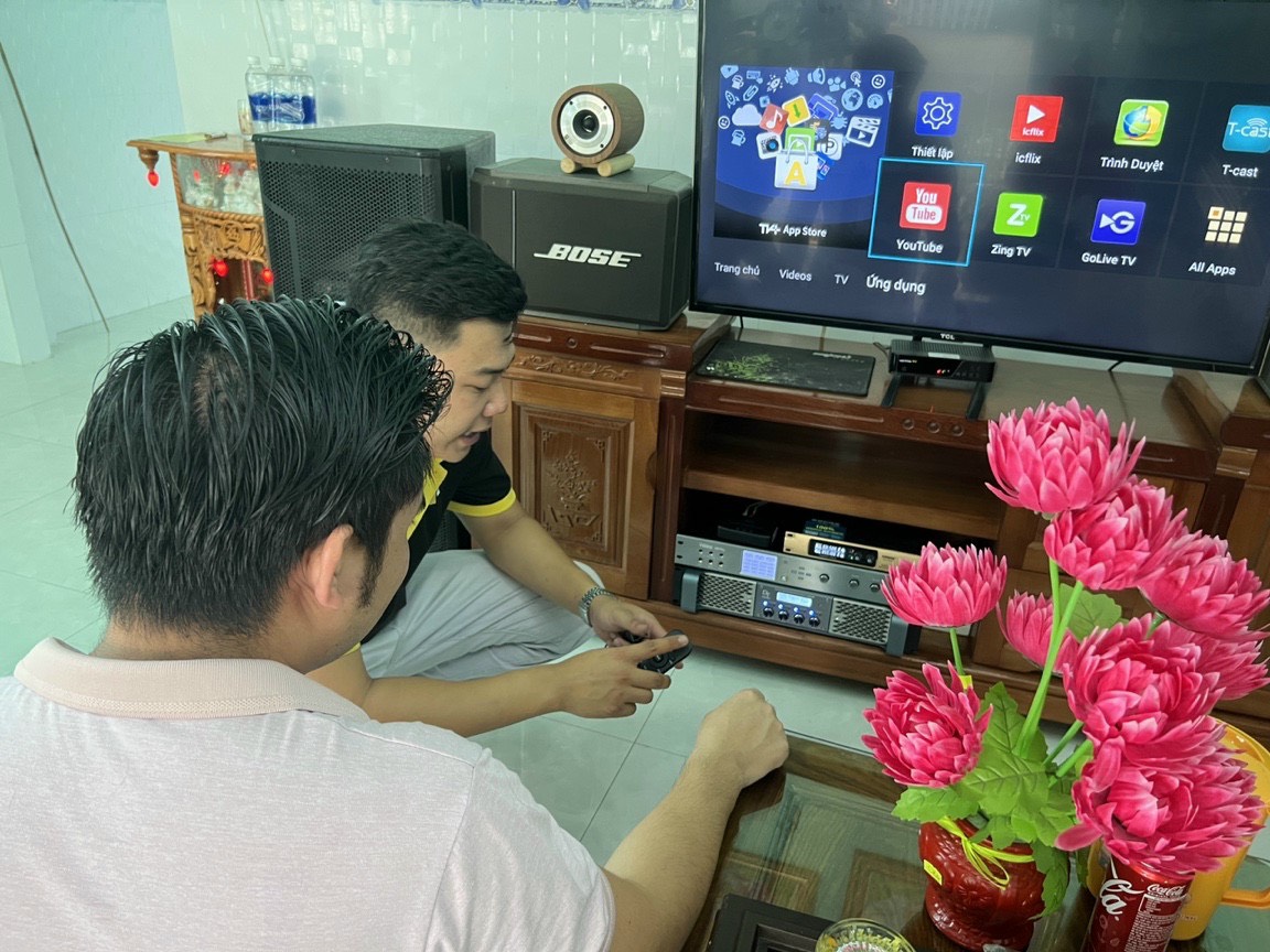 Khách hàng Minh Hiếu đánh giá về sn phẩm Dàn karaoke DT TT293: ( DT Delta12, Vatasa T900, Vatasa V8Pro, DT Lion406, DT Delta115, Vatas P9 Luxury)