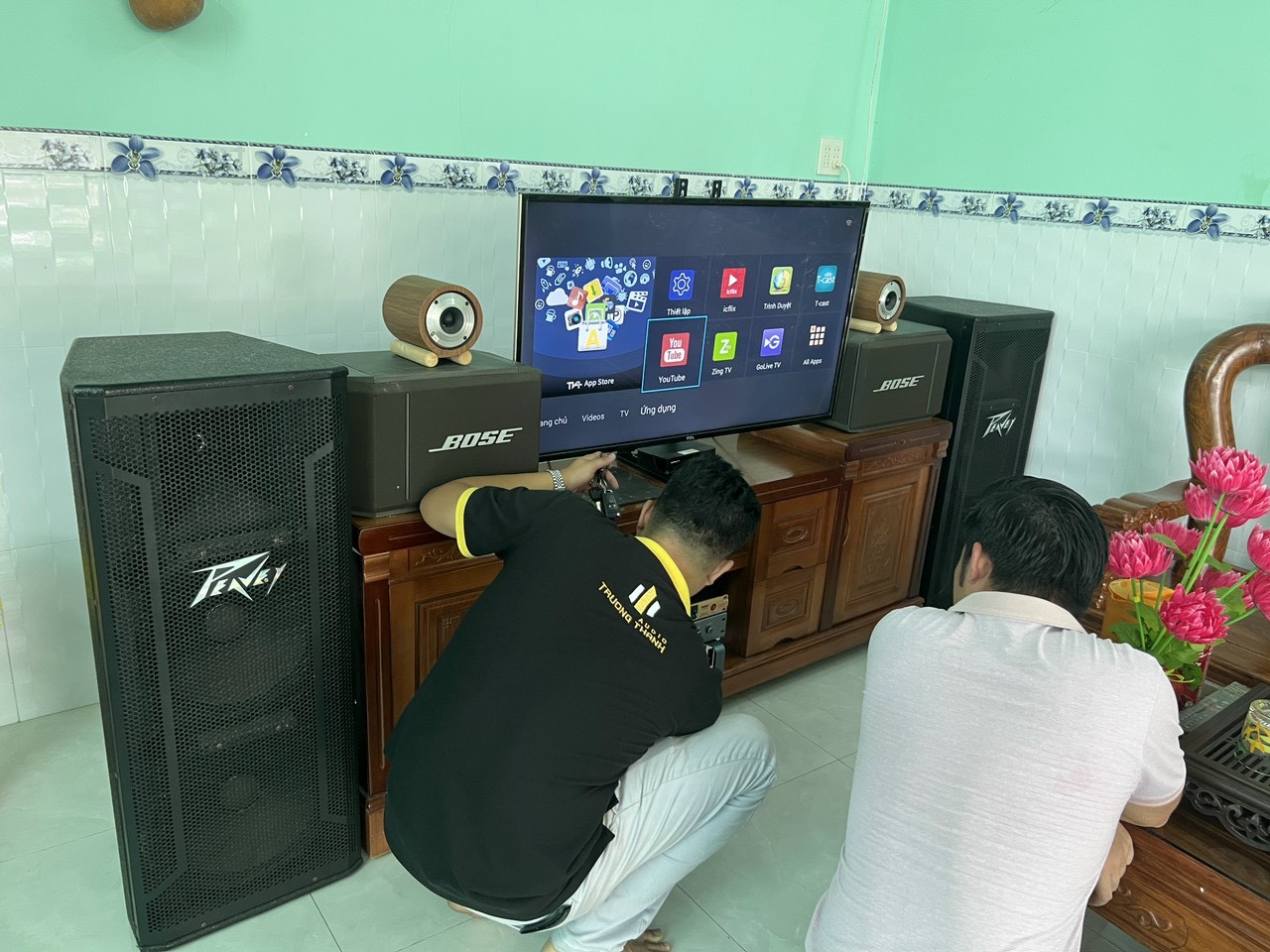 Khách hàng Tấn Tài đánh giá về sản phẩm Dàn Karaoke JBL TT140: (JBL Pasion12, Vatasa T800, Vatasa V6Pro, Crown T5, Nex 12)