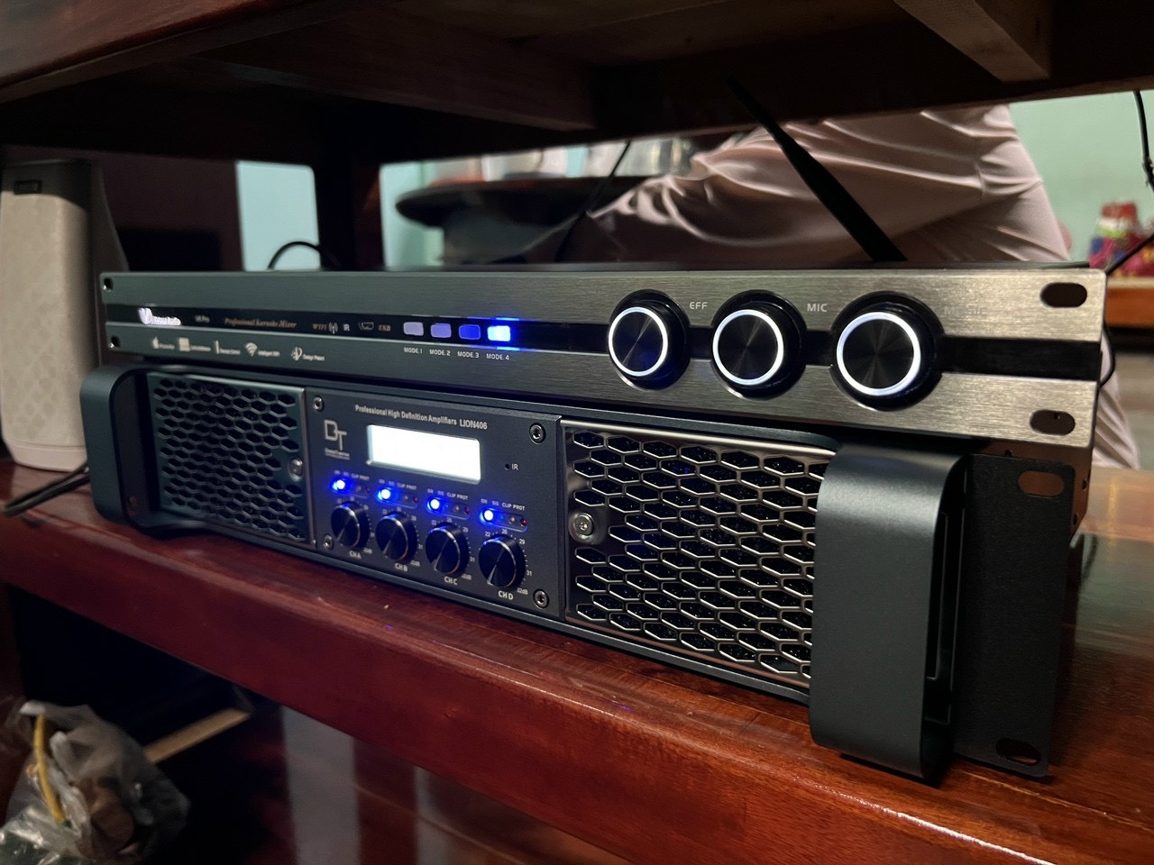 Khách hàng Minh Thịnh đánh giá về sản phẩm Dàn Karaoke JBL TT97: (JBL KI512, JBL VM200, Vatasa V6Pro, Crown T5)