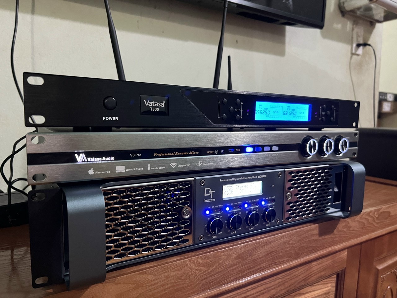 Khách hàng Quốc Trường đánh giá về sản phẩm Dàn Karaoke JBL TT97: (JBL KI512, JBL VM200, Vatasa V6Pro, Crown T5)