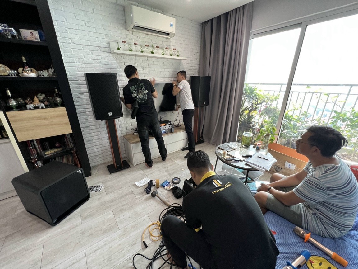 Khách hàng Đăng Khoa đánh giá về sản phẩm Dàn karaoke DT TT158: (DT Delta 12, Vatasa T900 New, Vatasa V8Pro, DT Lion406, Polk Audio HTS12)