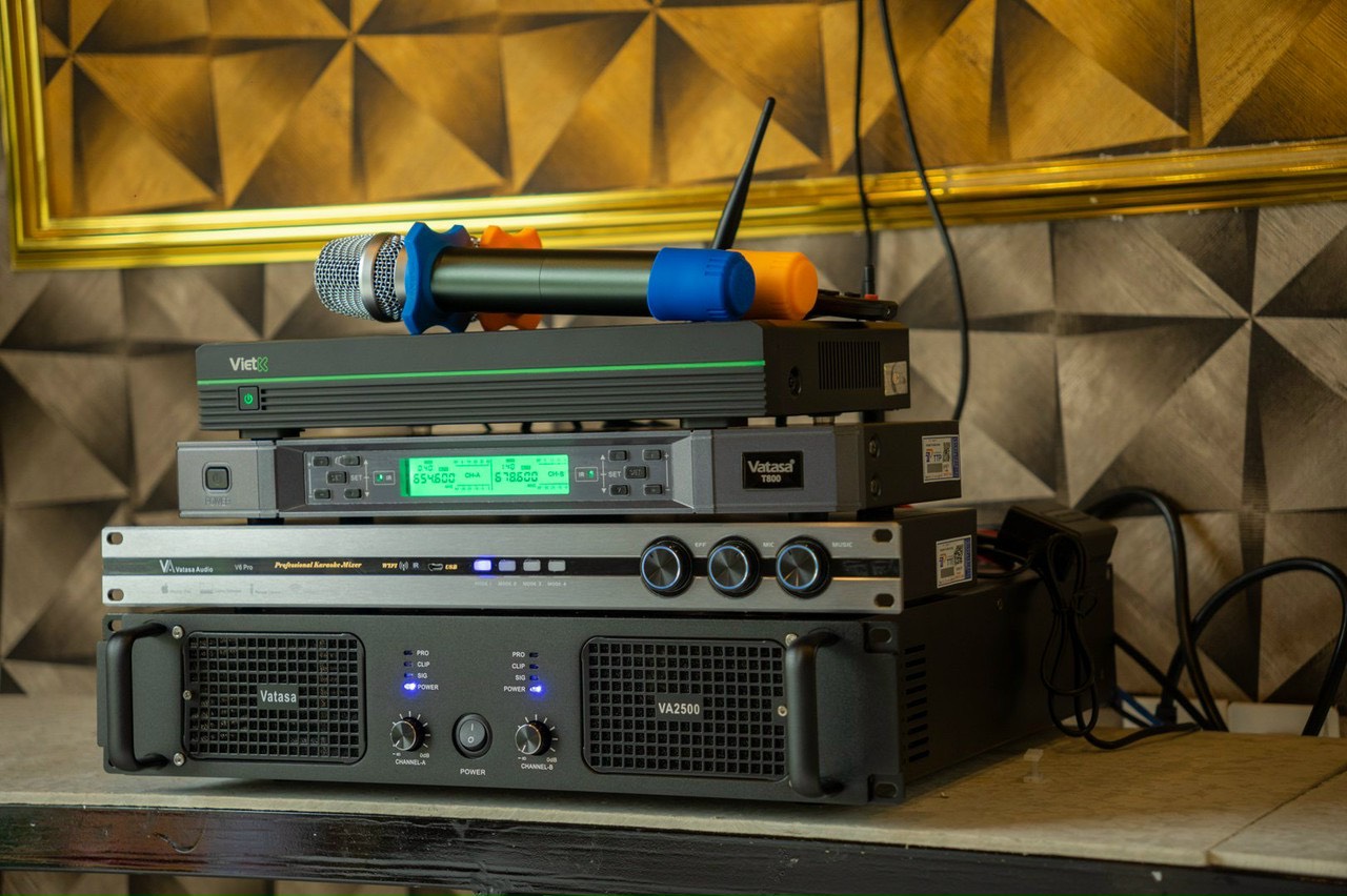Khách hàng Phú Sơn đánh giá về sản phẩm Dàn Karaoke JBL TT181: ( JBL Ki512, Vatasa T900, Vatasa V8pro, Crown T5, Nex12)