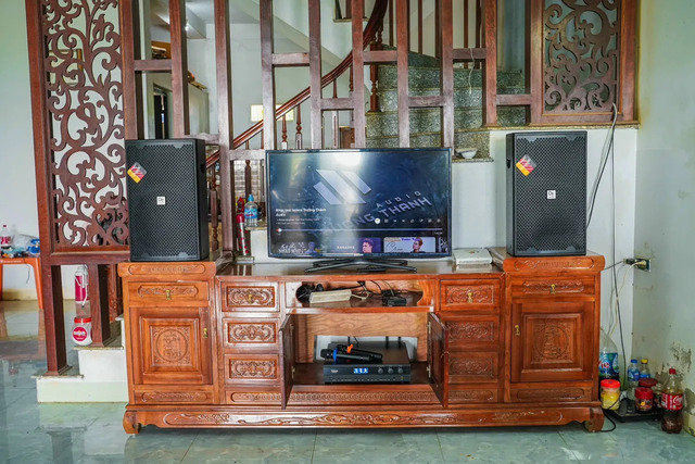 Khách hàng Nguyễn Tiến Thịnh đánh giá về sản phẩm Dàn karaoke DT TT292: (DT D2000, Vatasa HC600)