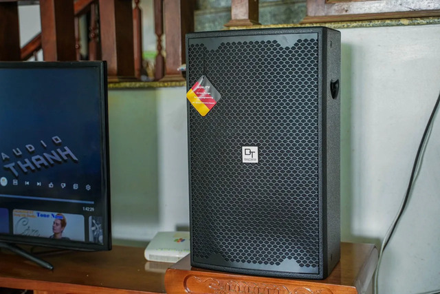 Khách hàng Nguyễn Anh Tuấn đánh giá về sản phẩm Dàn karaoke DT TT209: (DT D2000, Vatasa T500, Vatasa V6 Pro, DT Lion408, Paramax Sub-E30)