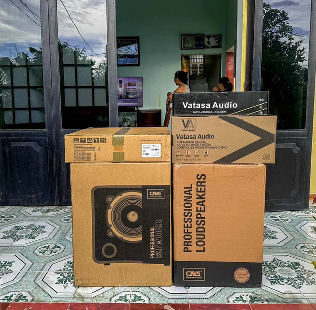 Khách hàng Tuấn Hưng đánh giá về sản phẩm Dàn Karaoke CAVS TT286: (CAVS C12, Vatasa T800, Vatasa V6 Pro, Vatasa VA-4600, CAVS KS115, Vatasa P9 Luxury)