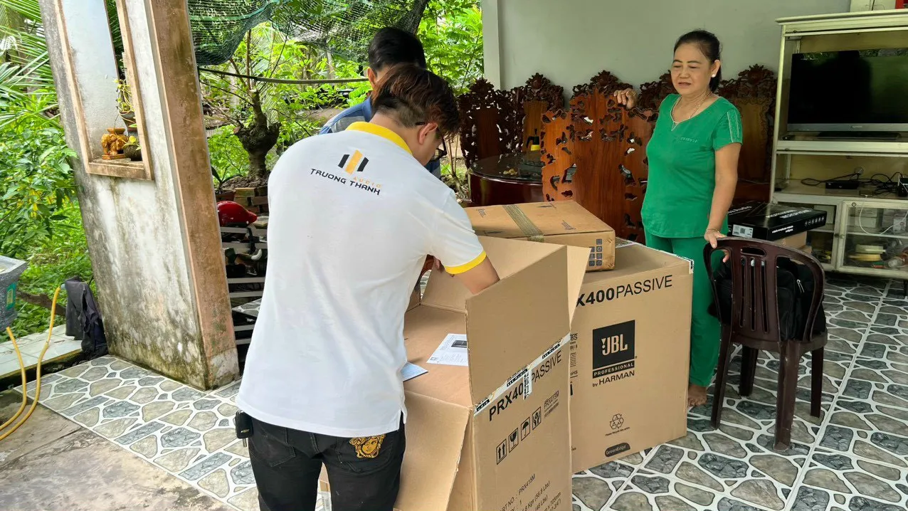 Khách hàng Nguyễn Minh Tâm đánh giá về sn phẩm Dàn karaoke JBL TT224: (JBL Pasion 12, Vatasa Bla600 New, B&W Pro888 Plus)